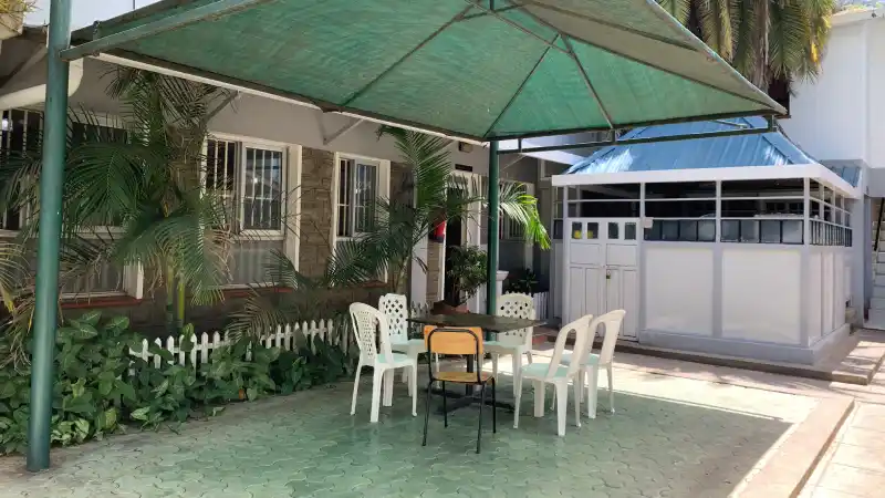kings international school royal cafe